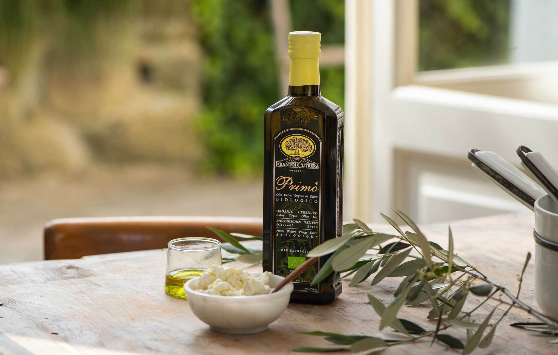 Olio-di-Oliva-Extravergine-Biologico-Come-viene-prodotto FRANTOI CUTRERA