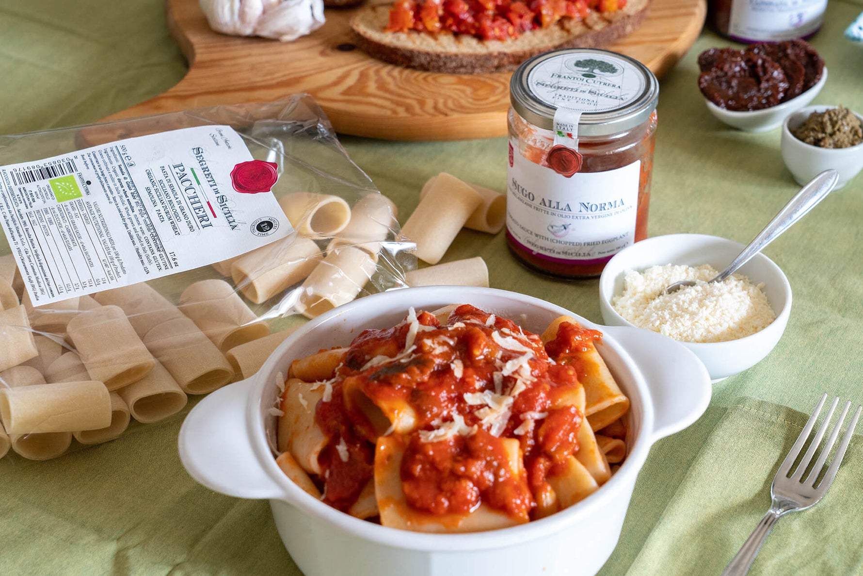 I-Paccheri-alla-Norma-Segreti-di-Sicilia FRANTOI CUTRERA