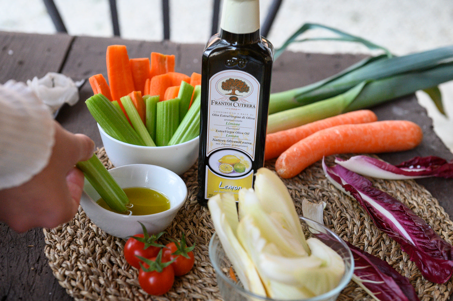 Condimento a base di olio extra vergine di oliva 98% aromatizzato al limone - FRANTOI CUTRERA