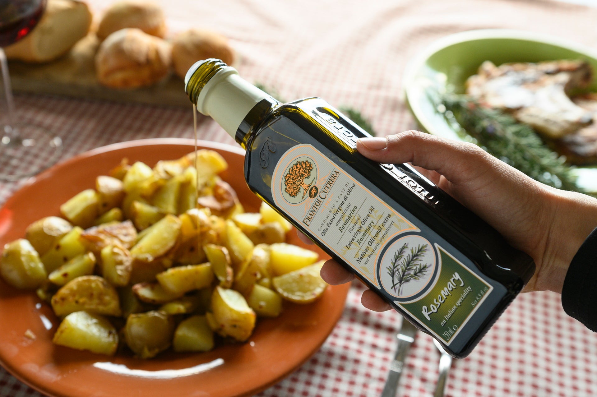 Extra virgin olive oil flavored with rosemary